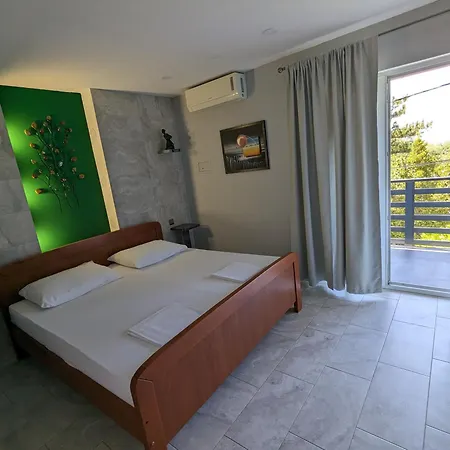 Jadranka Cacic * Klenovica