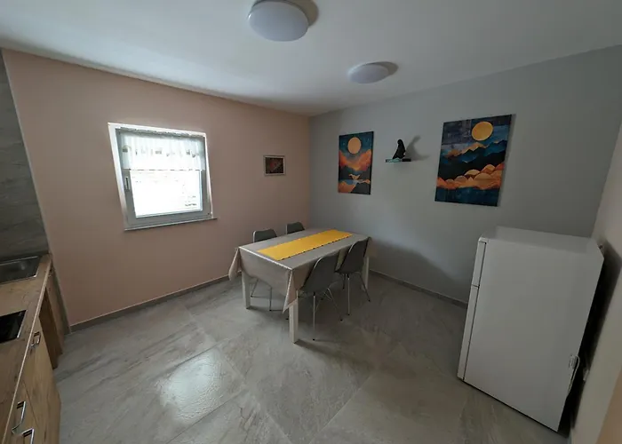 Jadranka Cacic شقة